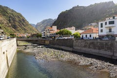 Kanal i Ribeira Brava arkivfoton Kanal i Ribeira Brava arkivfoton