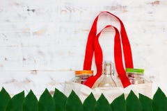 Katoenen zakken en glasgeep voor het vrije plastic winkelen royalty-vrije stock afbeelding Katoenen zakken en glasgeep voor het vrije plastic winkelen royalty-vrije stock afbeelding