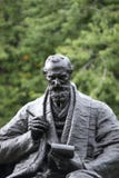 Kelvingrove-Park, Glasgow, Schottland, Vereinigtes K?nigreich, im September 2013, die Statue und das Denkmal zu Lord Kelvin stockbilder Kelvingrove-Park, Glasgow, Schottland, Vereinigtes K?nigreich, im September 2013, die Statue und das Denkmal zu Lord Kelvin stockbilder