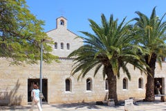 Kerk van de Vermenigvuldiging van Broden en Vissen in Tabgha, Isr stock fotografie Kerk van de Vermenigvuldiging van Broden en Vissen in Tabgha, Isr stock fotografie