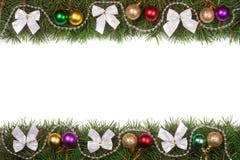 Kerstmiskader van spartakken wordt gemaakt met ballenparels en zilveren die bogen worden op witte achtergrond worden geïsoleerd v royalty-vrije stock afbeeldingen Kerstmiskader van spartakken wordt gemaakt met ballenparels en zilveren die bogen worden op witte achtergrond worden geïsoleerd v royalty-vrije stock afbeeldingen