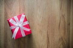 Kerstmisvakantie en Gelukkige Nieuwjaarachtergrond Het verstand van giftdozen Royalty-vrije Stock Afbeeldingen