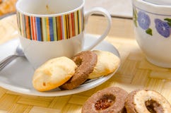 Kex med en kopp kaffe royaltyfria foton Kex med en kopp kaffe royaltyfria foton