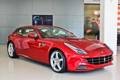 kiev l'ucraina 30 novembre 2015 Ferrari FF fotografia stock libera da diritti kiev l'ucraina 30 novembre 2015 Ferrari FF fotografia stock libera da diritti