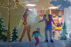 Kiev Ukraina - December 16, 2018: Brutet ställa ut av en bakelse shoppar arkivfoto Kiev Ukraina - December 16, 2018: Brutet ställa ut av en bakelse shoppar arkivfoto