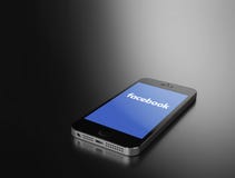 KIEV UKRAINA - MARS 4, 2016: Apple iPhone med facebook vektor illustrationer KIEV UKRAINA - MARS 4, 2016: Apple iPhone med facebook vektor illustrationer