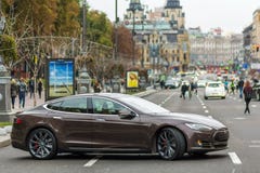 Kiev, Ukraine - 20 septembre 2017 : Voiture électrique moderne sur le s photo libre de droits Kiev, Ukraine - 20 septembre 2017 : Voiture électrique moderne sur le s photo libre de droits