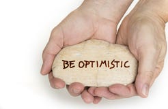 Kiezelsteensteen in handen Het concept voor is optimistisch teken stock afbeeldingen Kiezelsteensteen in handen Het concept voor is optimistisch teken stock afbeeldingen