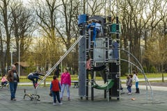 Kind-Spielplatz 2 lizenzfreies stockfoto Kind-Spielplatz 2 lizenzfreies stockfoto