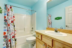 Buntes Badezimmer Der Kinder. Stockfoto - Bild von kind, bequem ... Buntes Badezimmer Der Kinder. Stockfoto - Bild von kind, bequem ...