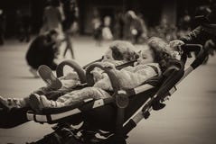 Kinderwagen voor tweelingen royalty-vrije stock fotografie Kinderwagen voor tweelingen royalty-vrije stock fotografie
