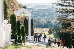 Kislovodsk, territoire de Stavropol/Russie - 4 novembre 2018 : Plate-forme d'observation dans les roses de vallée et le parc de s image stock Kislovodsk, territoire de Stavropol/Russie - 4 novembre 2018 : Plate-forme d'observation dans les roses de vallée et le parc de s image stock