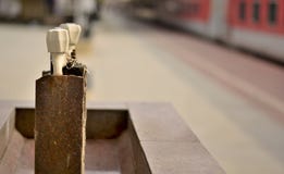 Klappvatten i en indisk järnvägsstation royaltyfri bild Klappvatten i en indisk järnvägsstation royaltyfri bild