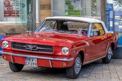 Klassieke sportieve convertibel van de jaren '60 royalty-vrije stock afbeeldingen Klassieke sportieve convertibel van de jaren '60 royalty-vrije stock afbeeldingen