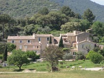 Klein dorp van de Provence - Frankrijk stock afbeeldingen Klein dorp van de Provence - Frankrijk stock afbeeldingen