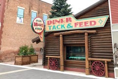 Kleine Stads Retro Diner, Hoge Rivier, Alberta, Canada royalty-vrije stock afbeelding Kleine Stads Retro Diner, Hoge Rivier, Alberta, Canada royalty-vrije stock afbeelding