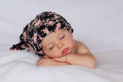 Kleines Baby, schlafend lizenzfreies stockbild Kleines Baby, schlafend lizenzfreies stockbild