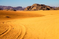 Kleurentonen in Wadi Rum-woestijn royalty-vrije stock fotografie Kleurentonen in Wadi Rum-woestijn royalty-vrije stock fotografie