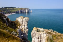 Klippen von Etretat mit großartiger Ansicht lizenzfreies stockbild Klippen von Etretat mit großartiger Ansicht lizenzfreies stockbild
