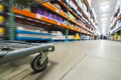 Koła wózek na zakupy Obraz Stock Koła wózek na zakupy Obraz Stock