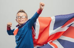 Koele superhero met opgeheven vuisten stock afbeeldingen Koele superhero met opgeheven vuisten stock afbeeldingen