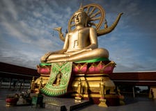 KOH SAMUI, THAILAND - DEC 24 : Big Buddha at Wat Phra Yai in Koh Royalty Free Stock Photography KOH SAMUI, THAILAND - DEC 24 : Big Buddha at Wat Phra Yai in Koh Royalty Free Stock Photography