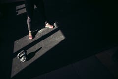 Kokkärlklockor på golvet arkivfoto Kokkärlklockor på golvet arkivfoto