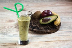 Koktajl owoc Kiwi avocado banana Jabłczana dieta zdjęcia royalty free Koktajl owoc Kiwi avocado banana Jabłczana dieta zdjęcia royalty free