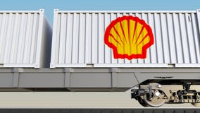 Kolejowy transport zbiorniki z Shell Oil firmy logem Redakcyjny 3D rendering ilustracji Kolejowy transport zbiorniki z Shell Oil firmy logem Redakcyjny 3D rendering ilustracji