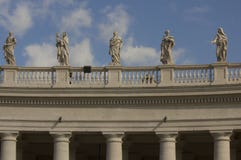 Kolonnade im Heiligen Peters Square lizenzfreie stockbilder Kolonnade im Heiligen Peters Square lizenzfreie stockbilder