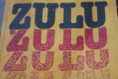 Kolor żółty pokrywa zulu języka książka zdjęcie stock Kolor żółty pokrywa zulu języka książka zdjęcie stock