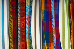 Kolorowe Andes tkaniny na Otavalo rynku, Ekwador obrazy stock Kolorowe Andes tkaniny na Otavalo rynku, Ekwador obrazy stock