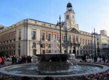 Koninklijk Postkantoor in Puerta del Sol in Madrid, Spanje royalty-vrije stock afbeelding Koninklijk Postkantoor in Puerta del Sol in Madrid, Spanje royalty-vrije stock afbeelding