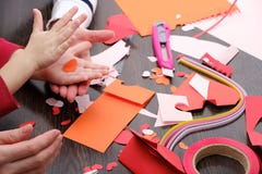 Konsthantverktillförsel för Sankt valentin` s Färga pappers- olika washiband, hjärtatillförsel för garnering Royaltyfria Bilder Konsthantverktillförsel för Sankt valentin` s Färga pappers- olika washiband, hjärtatillförsel för garnering Royaltyfria Bilder