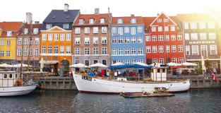 KOPENHAGEN, DENEMARKEN - MEI 31, 2017: panoramische banner van Nyha stock foto's KOPENHAGEN, DENEMARKEN - MEI 31, 2017: panoramische banner van Nyha stock foto's