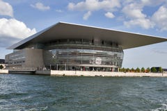 Kopenhagen-Opernhaus, Kanalansicht stockbild Kopenhagen-Opernhaus, Kanalansicht stockbild