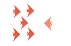 Korallenrote Origamifische lokalisiert auf weißem Hintergrund stockbild Korallenrote Origamifische lokalisiert auf weißem Hintergrund stockbild