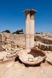 KOURION, CYPRUS/GREECE - 24-ОЕ ИЮЛЯ: Висок Аполлона около Kourion стоковая фотография KOURION, CYPRUS/GREECE - 24-ОЕ ИЮЛЯ: Висок Аполлона около Kourion стоковая фотография