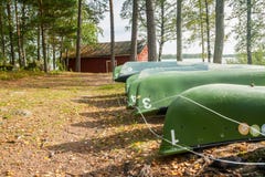 KOUVOLA FINLAND - SEPTEMBER 20, 2018: Fartyg på territoriet av det Anjala säterit arkivbilder KOUVOLA FINLAND - SEPTEMBER 20, 2018: Fartyg på territoriet av det Anjala säterit arkivbilder