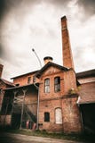 Kragujevac, Servië - Juli 18, 2016: Het museum van Stara Livnica, bepaalt van dichtbij oude fabriek in Kragujevac, Servië de plaa royalty-vrije stock fotografie Kragujevac, Servië - Juli 18, 2016: Het museum van Stara Livnica, bepaalt van dichtbij oude fabriek in Kragujevac, Servië de plaa royalty-vrije stock fotografie