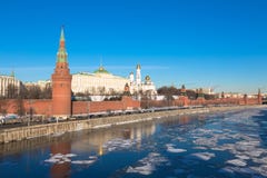 Kreml av Moskva i 2017 Invallning av den Moskva floden Ryssland arkivbilder Kreml av Moskva i 2017 Invallning av den Moskva floden Ryssland arkivbilder