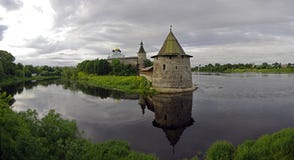 kremlin pskov Россия стоковые изображения rf kremlin pskov Россия стоковые изображения rf
