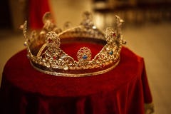 Krona för bröllop för period för härlig fantasi för drottningkonungkrona medeltida arkivbild Krona för bröllop för period för härlig fantasi för drottningkonungkrona medeltida arkivbild