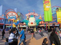 Krustyland dans le secteur de tour de Simpsons dans les studios universels Hollyw image stock Krustyland dans le secteur de tour de Simpsons dans les studios universels Hollyw image stock