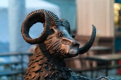 Kruszcowa głowa baran Statuy głowy aries obrazy stock Kruszcowa głowa baran Statuy głowy aries obrazy stock