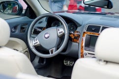 Kyiv, de Oekraïne - September 30, 2018: Jaguar-autobinnenland royalty-vrije stock afbeelding Kyiv, de Oekraïne - September 30, 2018: Jaguar-autobinnenland royalty-vrije stock afbeelding