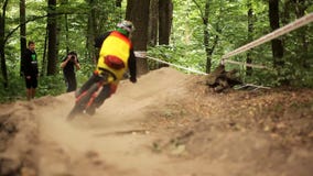 Kyiv, Ukraine - juillet 2015 : Concours inclinés de MTB banque de vidéos Kyiv, Ukraine - juillet 2015 : Concours inclinés de MTB banque de vidéos