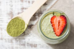 Kärnar ur chiaen Matcha för grönt te pudding, efterrätt med den nya mintkaramellen och royaltyfri fotografi Kärnar ur chiaen Matcha för grönt te pudding, efterrätt med den nya mintkaramellen och royaltyfri fotografi