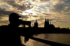 Köln-Stadt im Sonnenuntergang lizenzfreie stockbilder Köln-Stadt im Sonnenuntergang lizenzfreie stockbilder