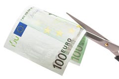 Kürzung der hundert Eurobanknote lizenzfreie stockfotografie Kürzung der hundert Eurobanknote lizenzfreie stockfotografie